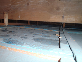 練馬区の雨漏りは屋上の防水劣化